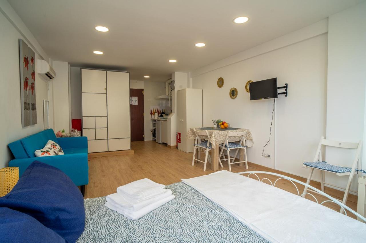 Apt. P/3 10' From The Beach W/Wifi In 토레몰리노스 외부 사진